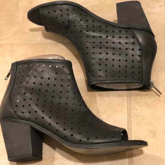 {Anthro} Kelsi Dagger (KDB) Perforated Shooties - Picture 1 of 4